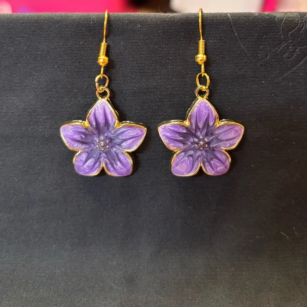 Handmade elegant necklace